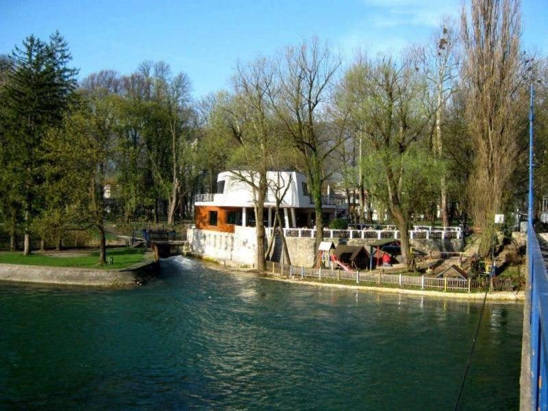 Hotel Paviljon Bihać Exterior foto